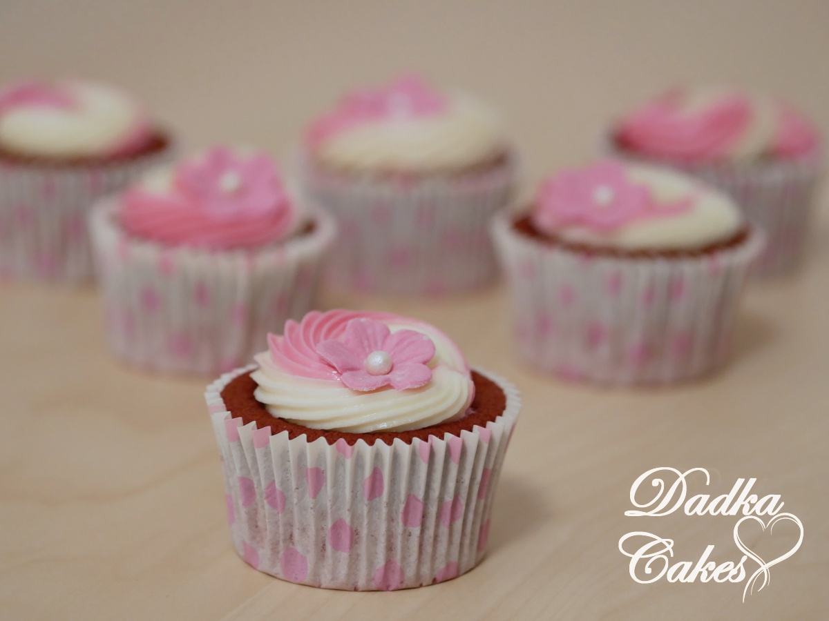 red velvet cupcakes 1